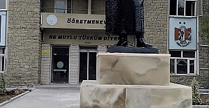 ATATÜRK HEYKELİ YERİNE TAŞINDI